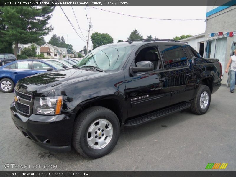 Front 3/4 View of 2013 Avalanche LS 4x4 Black Diamond Edition