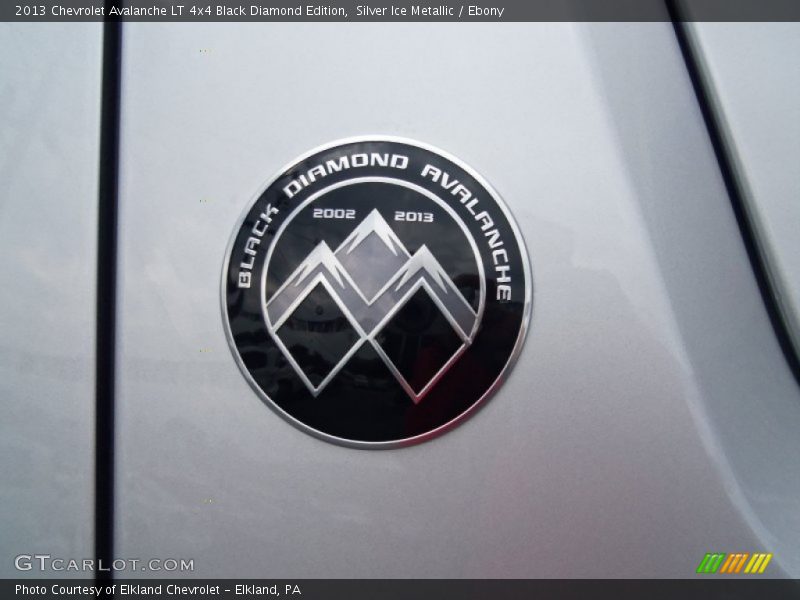 Silver Ice Metallic / Ebony 2013 Chevrolet Avalanche LT 4x4 Black Diamond Edition