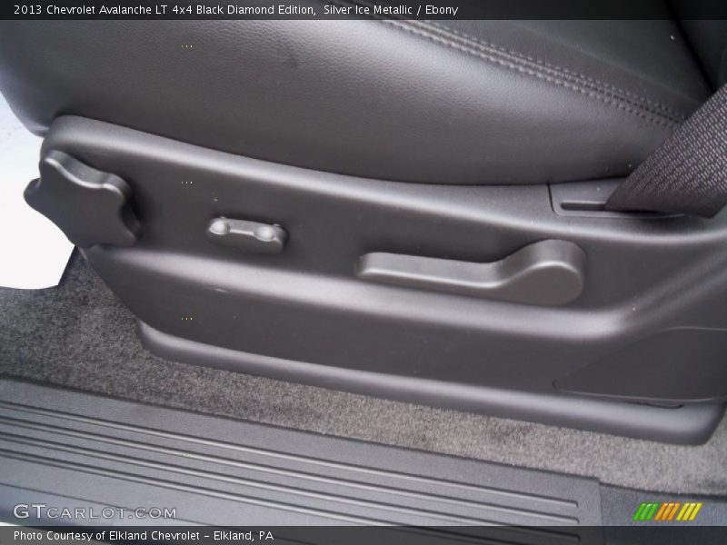 Silver Ice Metallic / Ebony 2013 Chevrolet Avalanche LT 4x4 Black Diamond Edition