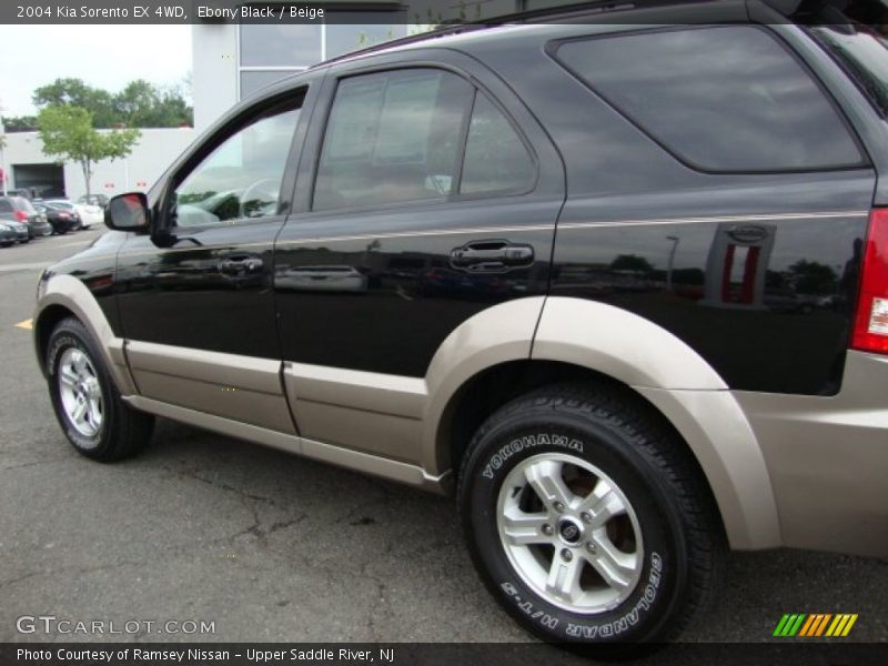 Ebony Black / Beige 2004 Kia Sorento EX 4WD