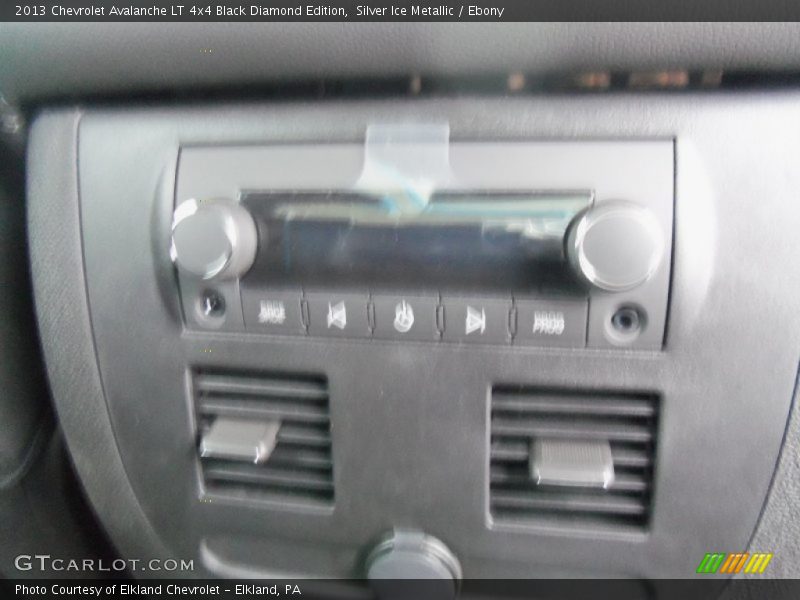 Silver Ice Metallic / Ebony 2013 Chevrolet Avalanche LT 4x4 Black Diamond Edition