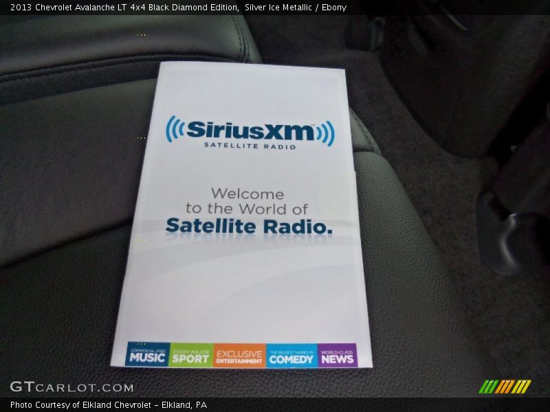 Silver Ice Metallic / Ebony 2013 Chevrolet Avalanche LT 4x4 Black Diamond Edition
