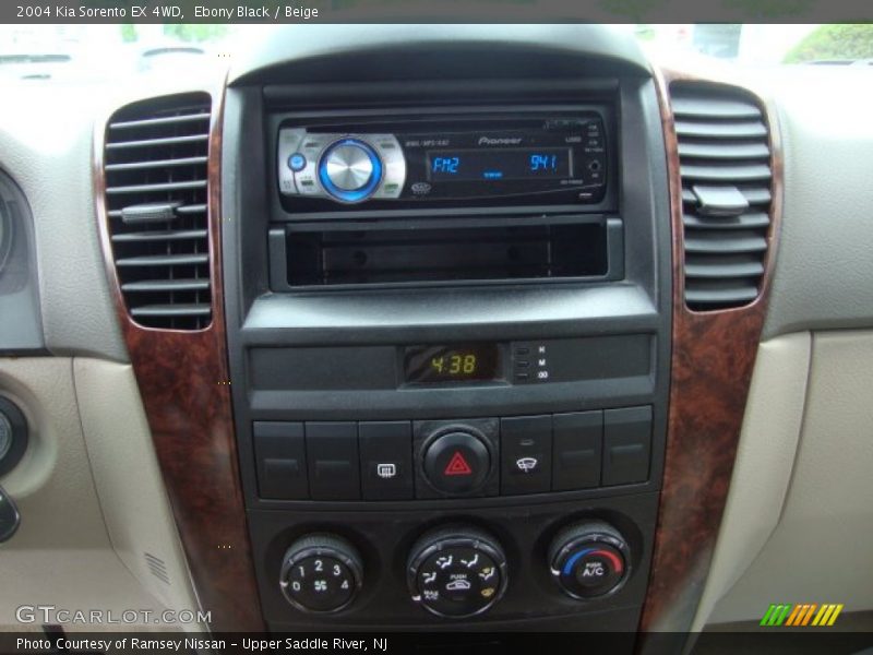 Ebony Black / Beige 2004 Kia Sorento EX 4WD