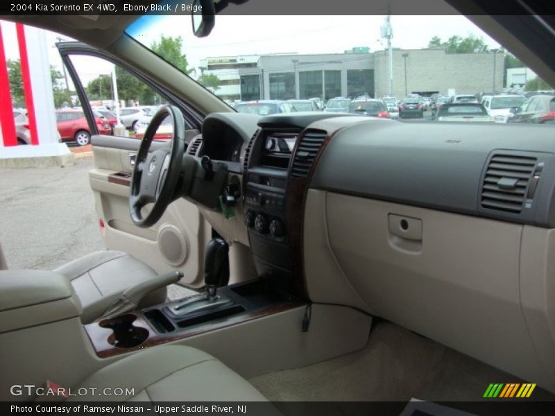 Ebony Black / Beige 2004 Kia Sorento EX 4WD