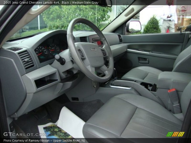 Black / Medium Slate Gray 2005 Jeep Grand Cherokee Laredo 4x4