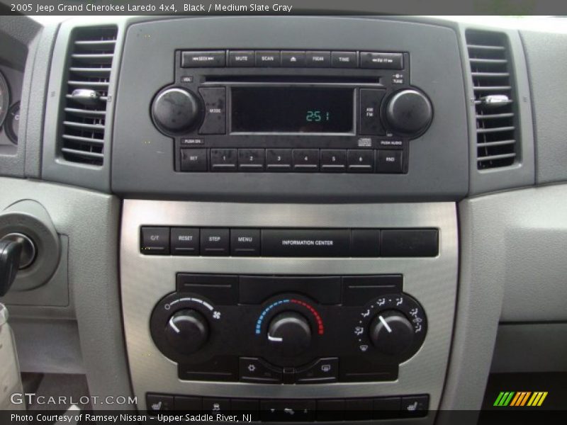 Black / Medium Slate Gray 2005 Jeep Grand Cherokee Laredo 4x4