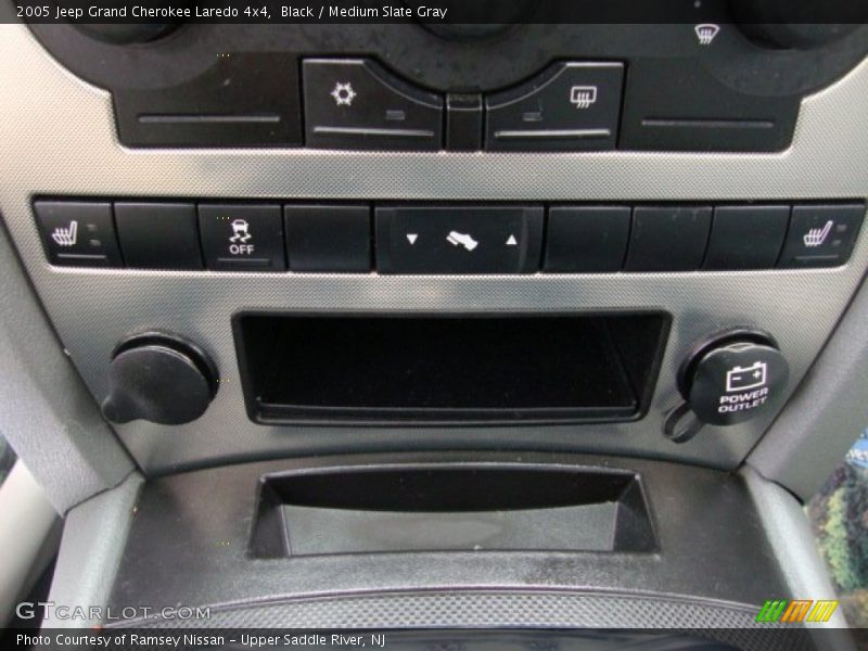 Black / Medium Slate Gray 2005 Jeep Grand Cherokee Laredo 4x4