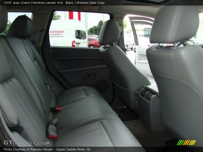 Black / Medium Slate Gray 2005 Jeep Grand Cherokee Laredo 4x4