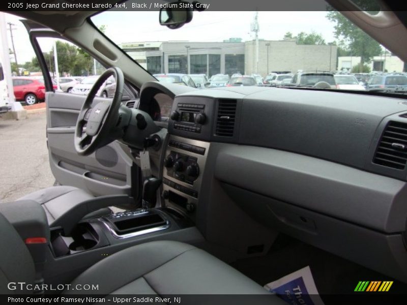 Black / Medium Slate Gray 2005 Jeep Grand Cherokee Laredo 4x4