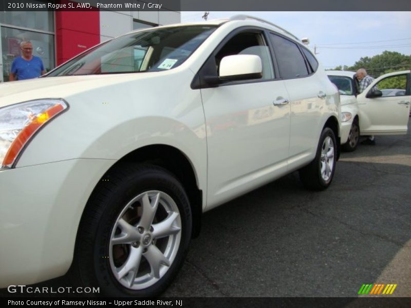 Phantom White / Gray 2010 Nissan Rogue SL AWD