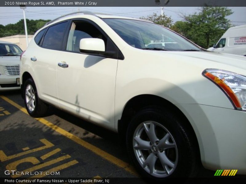 Phantom White / Gray 2010 Nissan Rogue SL AWD