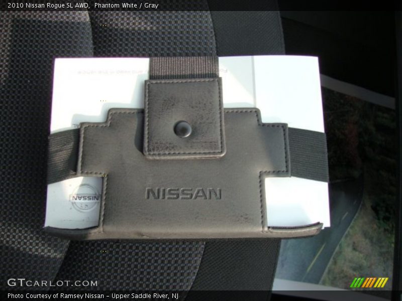 Phantom White / Gray 2010 Nissan Rogue SL AWD