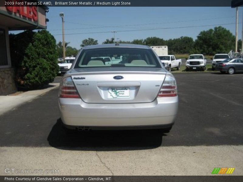 Brilliant Silver Metallic / Medium Light Stone 2009 Ford Taurus SE AWD