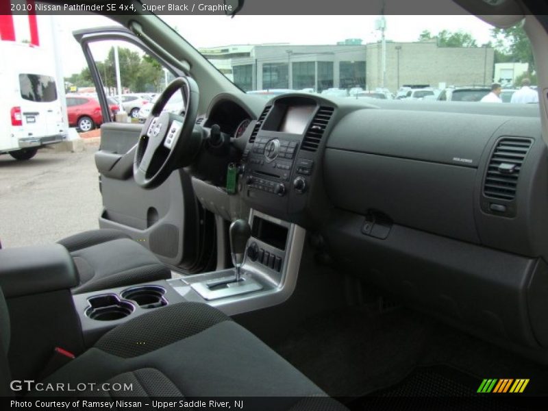 Super Black / Graphite 2010 Nissan Pathfinder SE 4x4