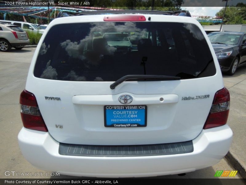Super White / Ash 2004 Toyota Highlander V6