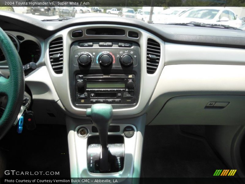 Super White / Ash 2004 Toyota Highlander V6