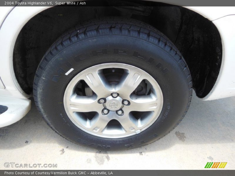 Super White / Ash 2004 Toyota Highlander V6