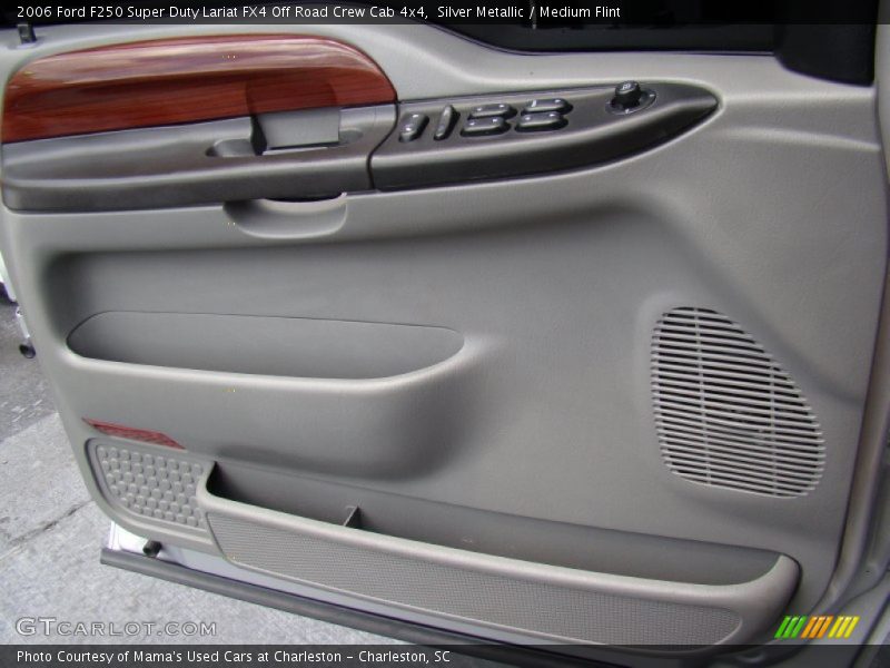 Door Panel of 2006 F250 Super Duty Lariat FX4 Off Road Crew Cab 4x4