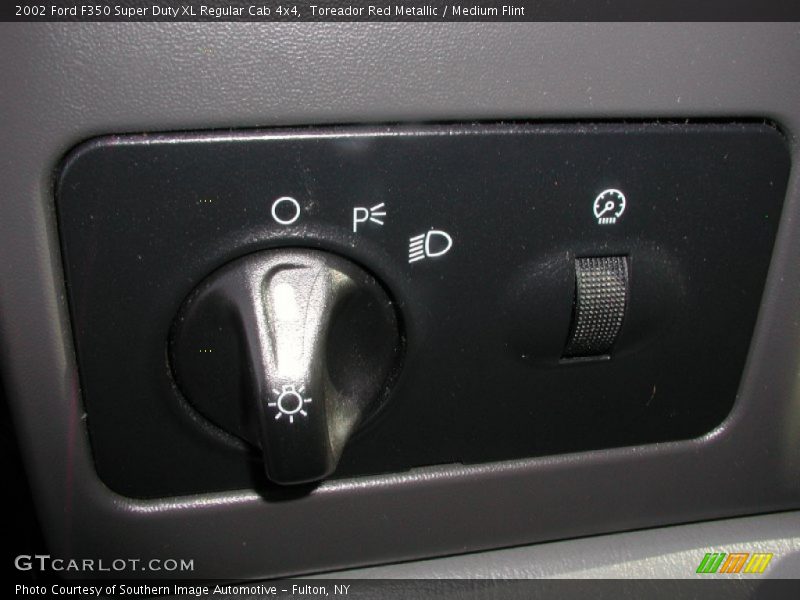 Controls of 2002 F350 Super Duty XL Regular Cab 4x4