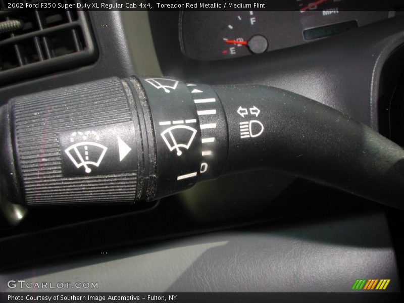 Controls of 2002 F350 Super Duty XL Regular Cab 4x4