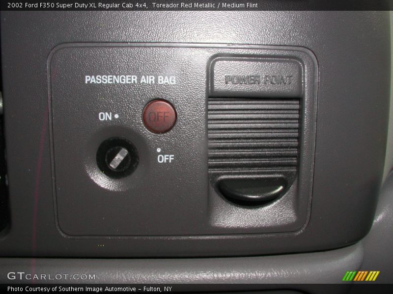 Toreador Red Metallic / Medium Flint 2002 Ford F350 Super Duty XL Regular Cab 4x4