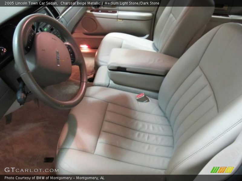  2005 Town Car Sedan Medium Light Stone/Dark Stone Interior