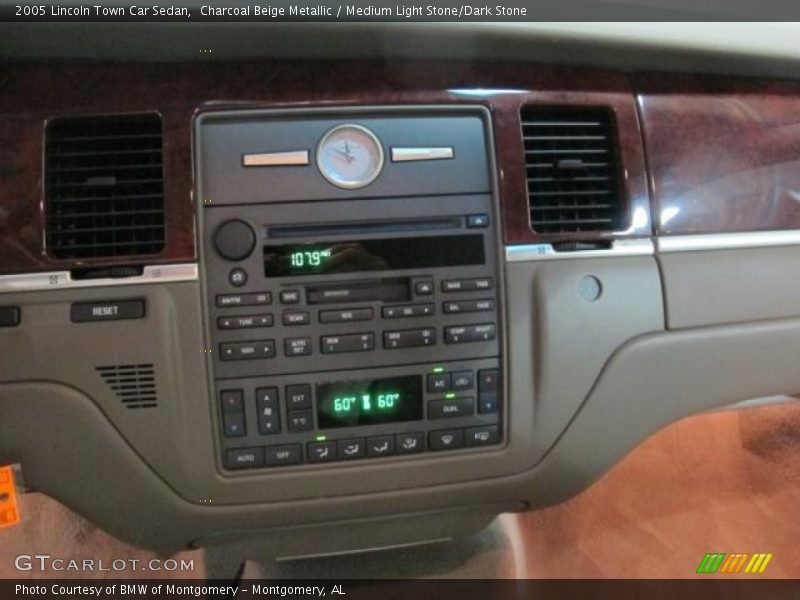Controls of 2005 Town Car Sedan