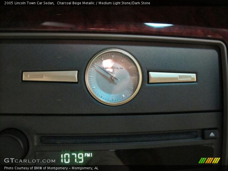 Charcoal Beige Metallic / Medium Light Stone/Dark Stone 2005 Lincoln Town Car Sedan