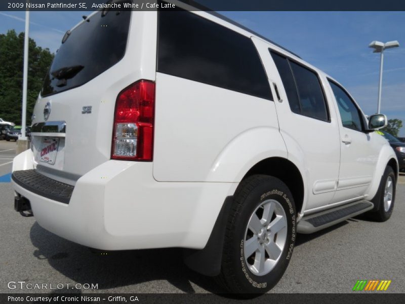 Avalanche White / Cafe Latte 2009 Nissan Pathfinder SE