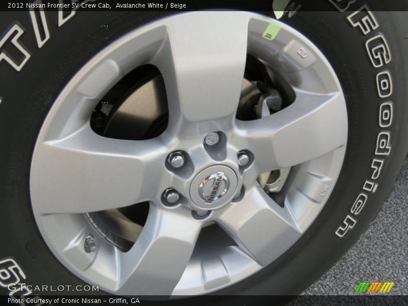 Avalanche White / Beige 2012 Nissan Frontier SV Crew Cab