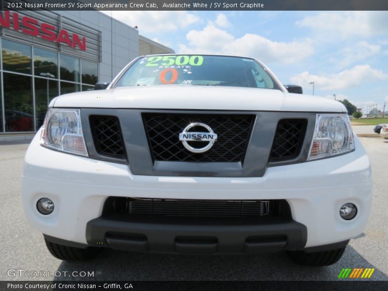 Avalanche White / SV Sport Graphite 2012 Nissan Frontier SV Sport Appearance Crew Cab