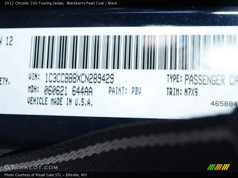 Blackberry Pearl Coat / Black 2012 Chrysler 200 Touring Sedan