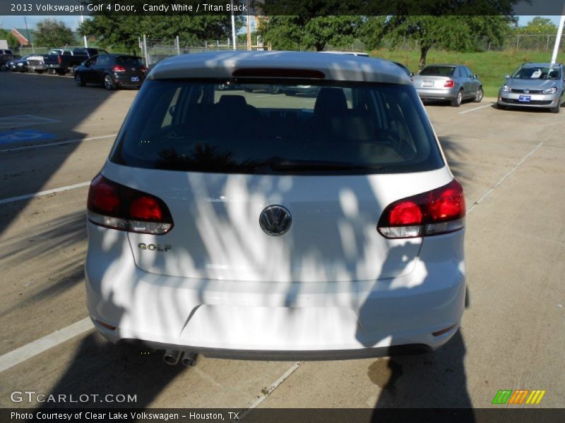 Candy White / Titan Black 2013 Volkswagen Golf 4 Door