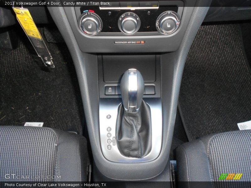 Candy White / Titan Black 2013 Volkswagen Golf 4 Door