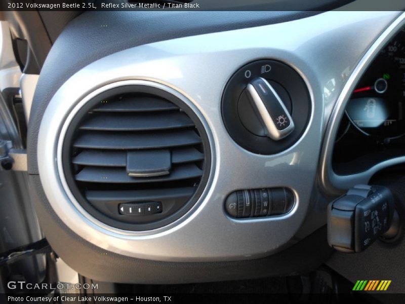 Reflex Silver Metallic / Titan Black 2012 Volkswagen Beetle 2.5L