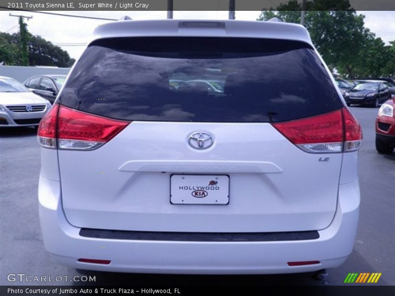 Super White / Light Gray 2011 Toyota Sienna LE
