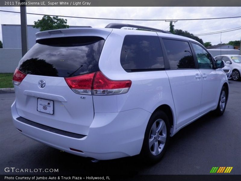 Super White / Light Gray 2011 Toyota Sienna LE
