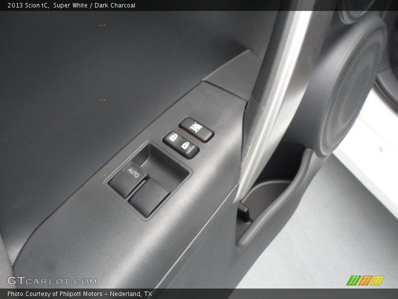 Super White / Dark Charcoal 2013 Scion tC