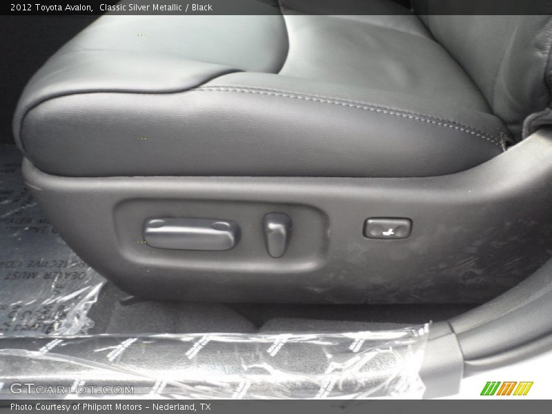 Classic Silver Metallic / Black 2012 Toyota Avalon