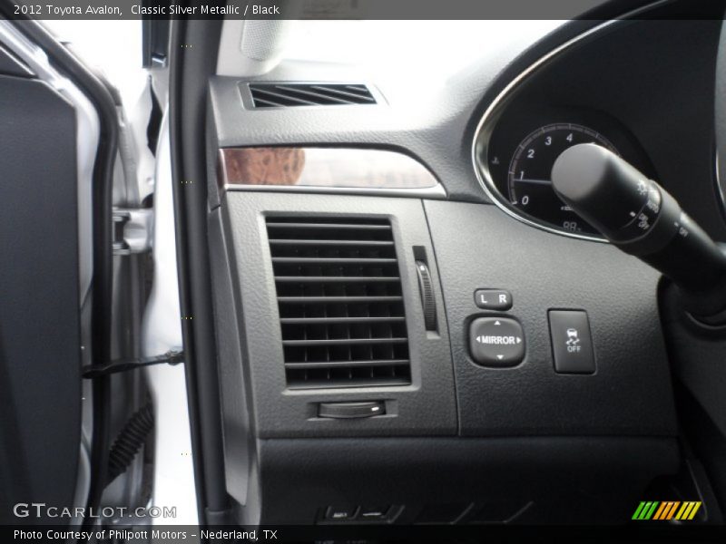 Classic Silver Metallic / Black 2012 Toyota Avalon