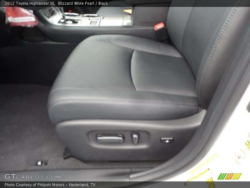 Blizzard White Pearl / Black 2012 Toyota Highlander SE