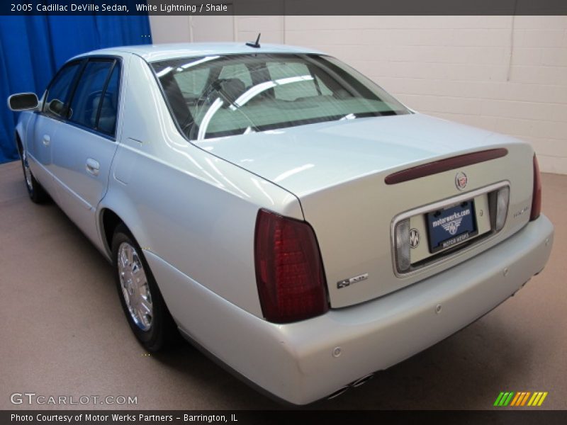 White Lightning / Shale 2005 Cadillac DeVille Sedan