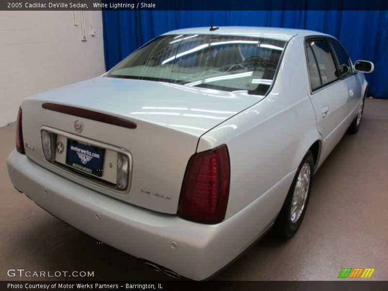 White Lightning / Shale 2005 Cadillac DeVille Sedan