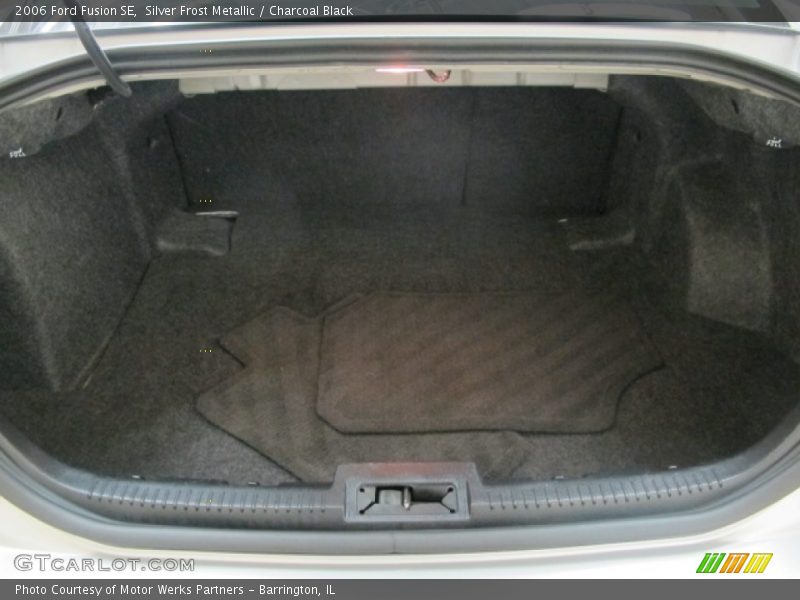 Silver Frost Metallic / Charcoal Black 2006 Ford Fusion SE
