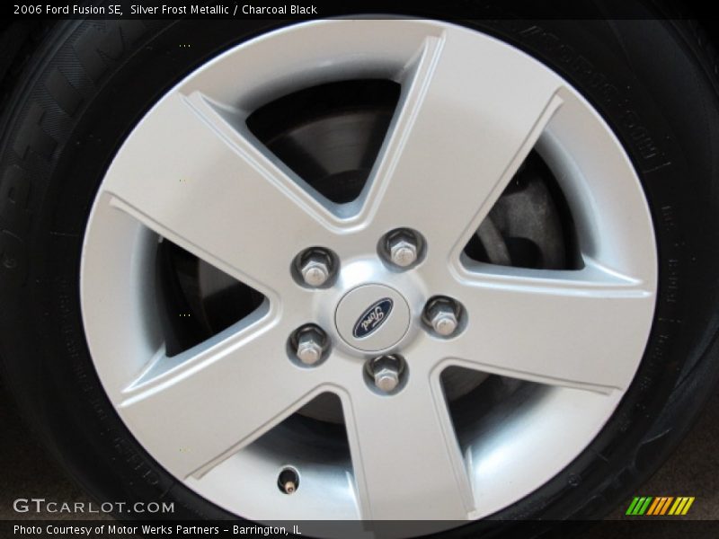 Silver Frost Metallic / Charcoal Black 2006 Ford Fusion SE