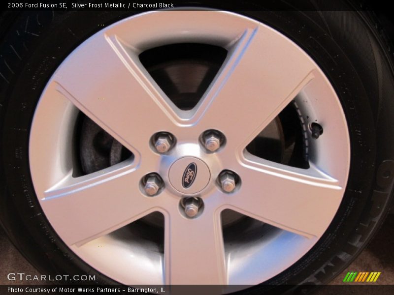 Silver Frost Metallic / Charcoal Black 2006 Ford Fusion SE