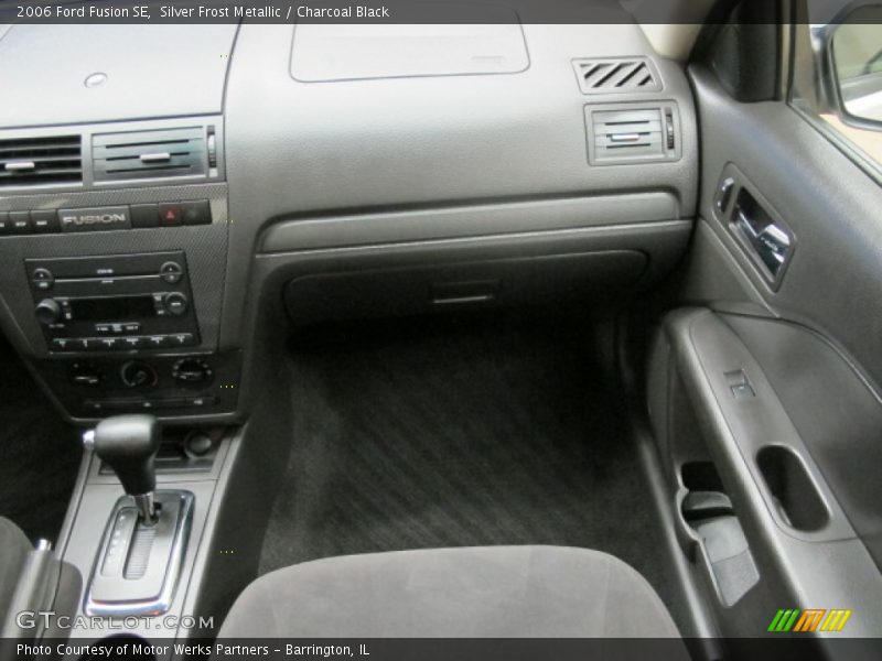 Silver Frost Metallic / Charcoal Black 2006 Ford Fusion SE