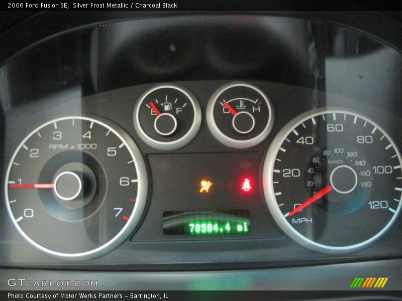 Silver Frost Metallic / Charcoal Black 2006 Ford Fusion SE