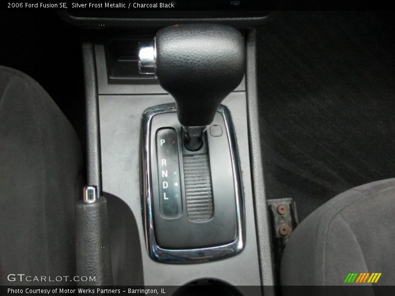 Silver Frost Metallic / Charcoal Black 2006 Ford Fusion SE
