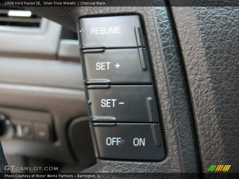Silver Frost Metallic / Charcoal Black 2006 Ford Fusion SE